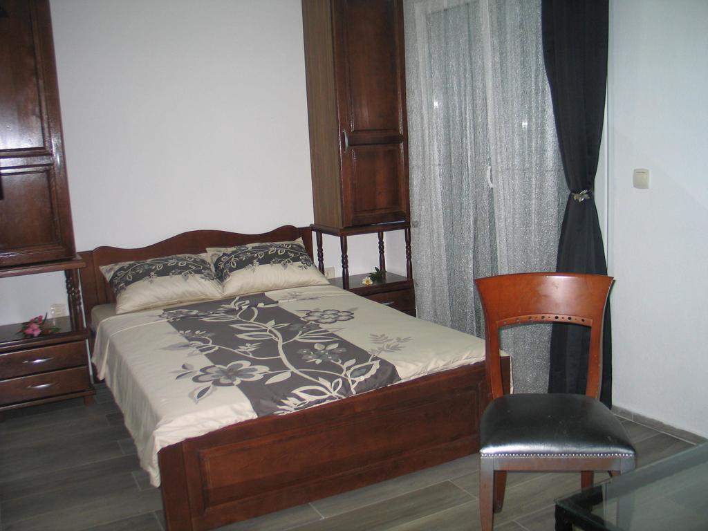 Guest House Dena Dobra Voda Quarto foto