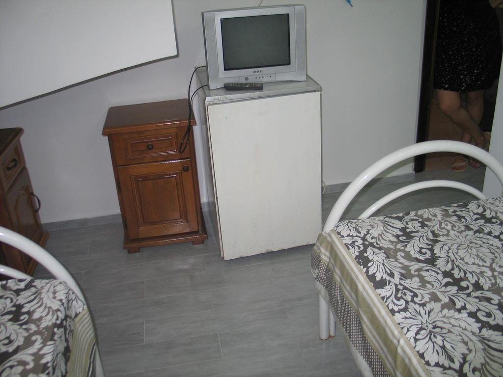 Guest House Dena Dobra Voda Quarto foto