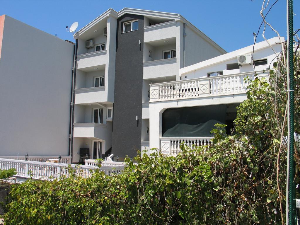 Guest House Dena Dobra Voda Exterior foto