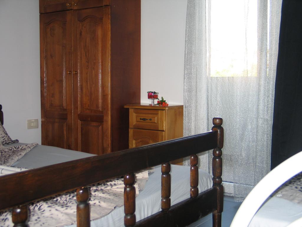Guest House Dena Dobra Voda Quarto foto